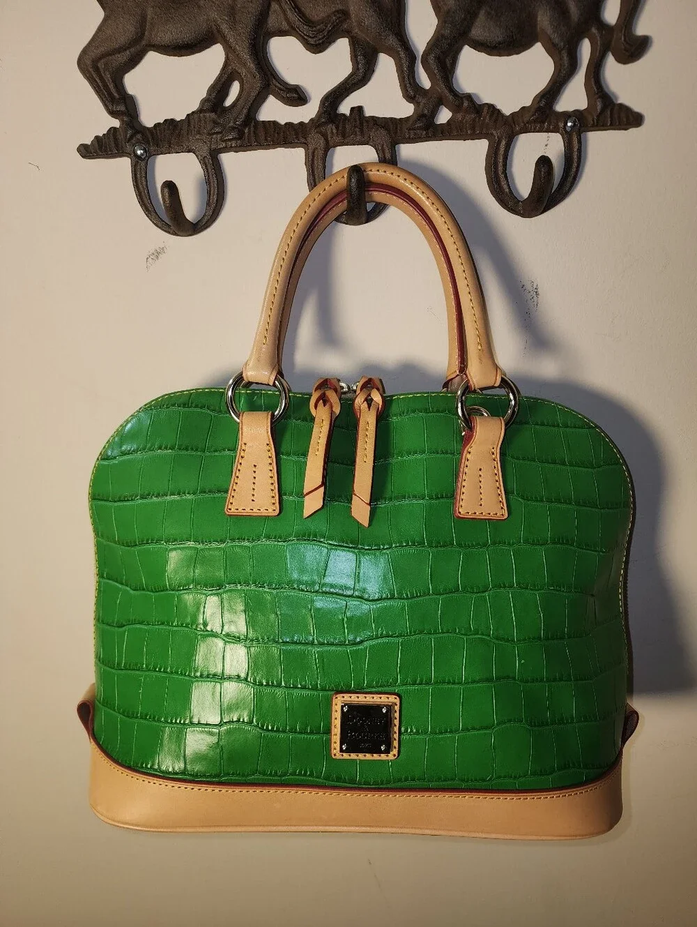 Dooney And Bourke Green Croc Embossed Satchel Tan Trim Purse Crossbody
